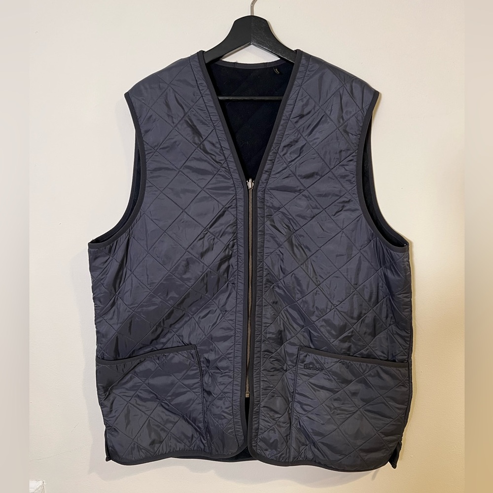 Barbour Polarqulit Vest in Navy